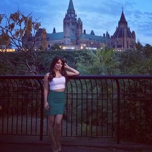 Meet your Posher, Aida